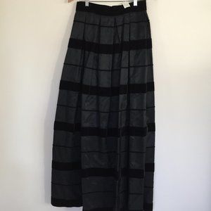 Ribbon skirt, black with velvet "ribbon accents